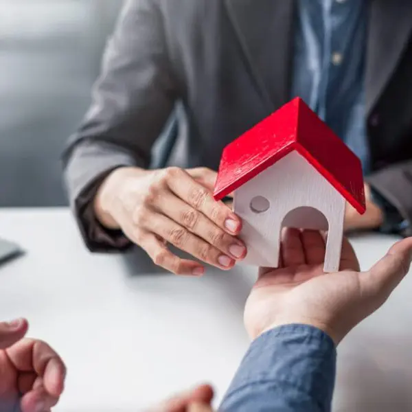 maison-main-assurance-pinel