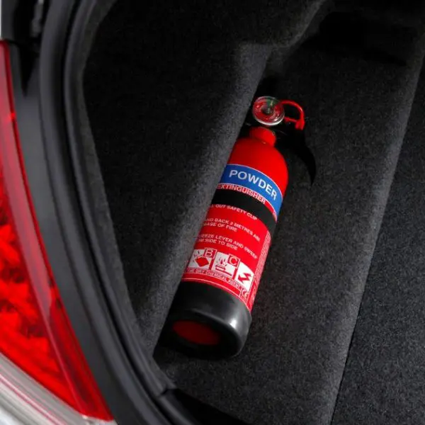 extincteur-coffre-voiture