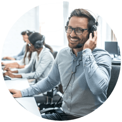 conseiller-sinistre-qui-est-au-telephone