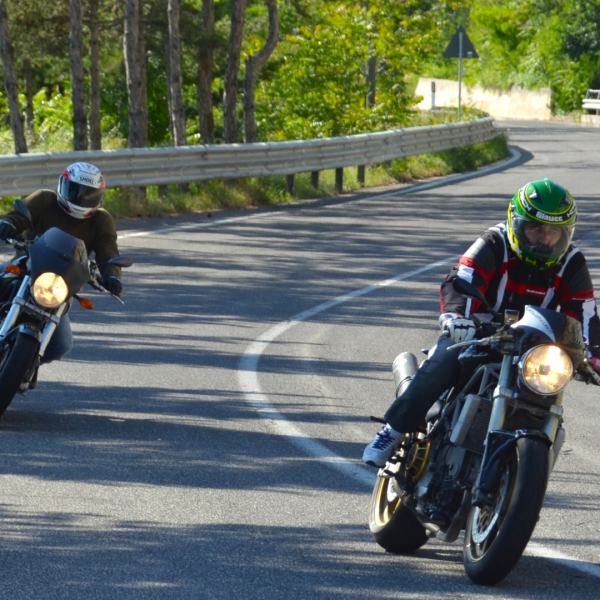 moto sur la route